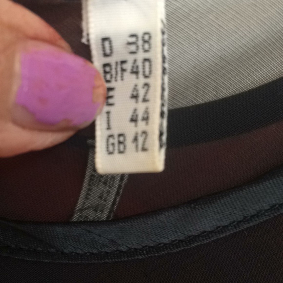 Beautiful Floral Dress In Size: 38 - Picture 12 of 15